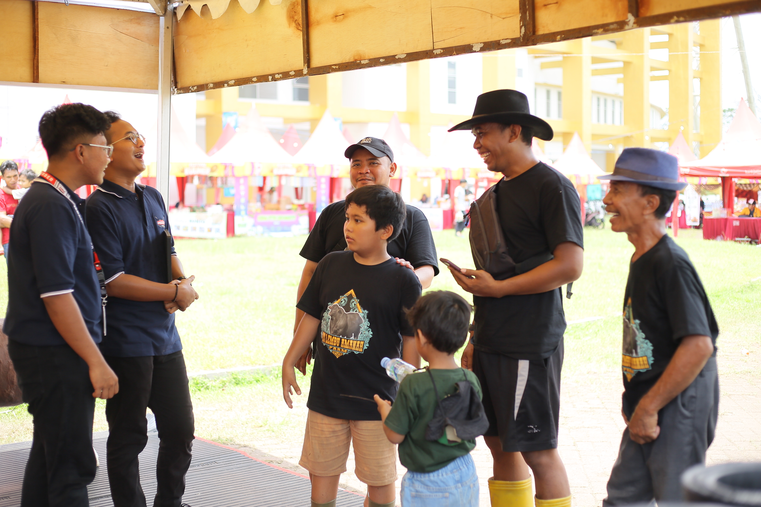 Kami ada, untuk anda